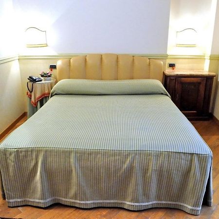 Ristorante Albergo Ca' Vittoria Tigliole Δωμάτιο φωτογραφία
